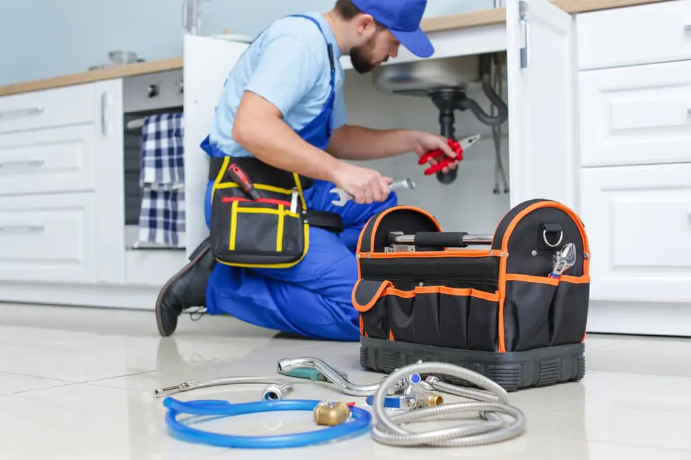 How do I choose a local plumber?