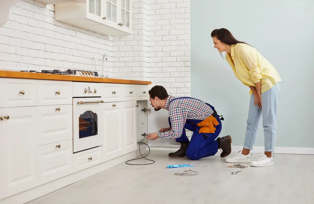 What are the types of emergency plumbing problems?