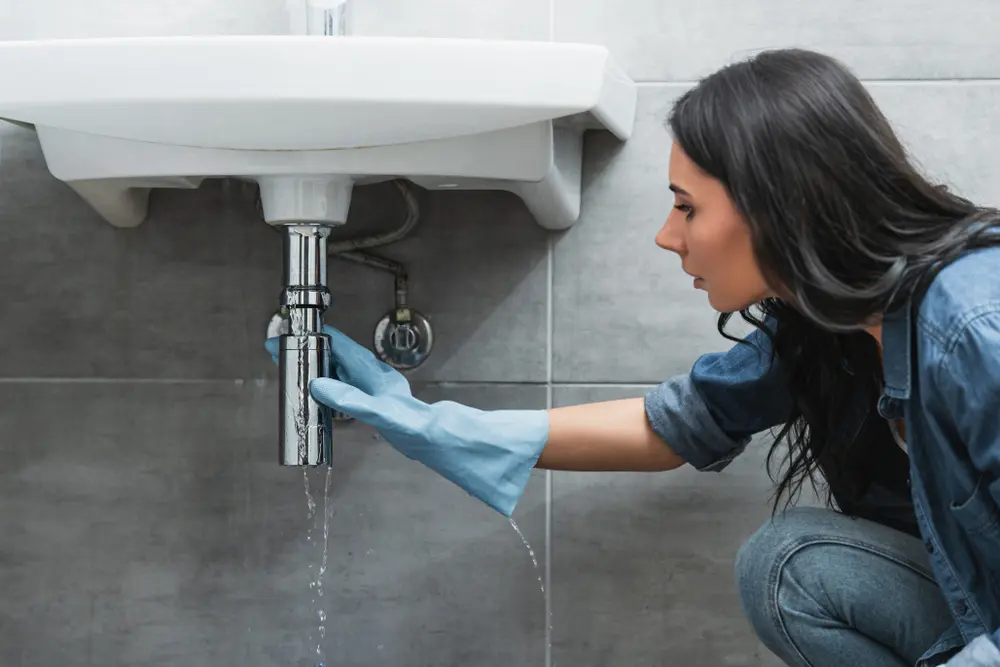 Can you fix a leaky pipe without replacing the pipe?