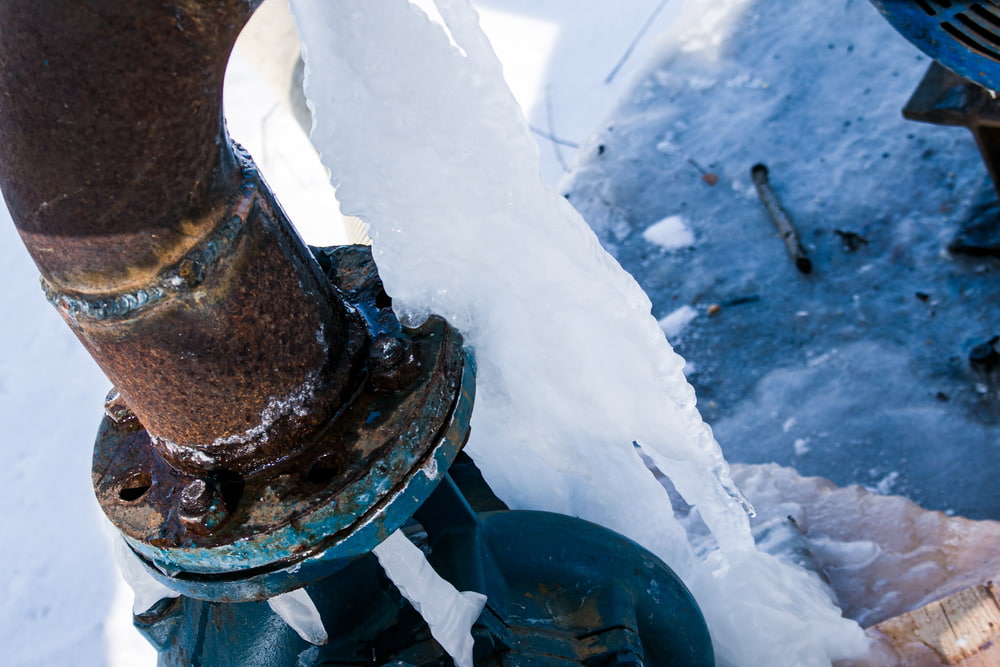 When should I stop using water and call a plumber